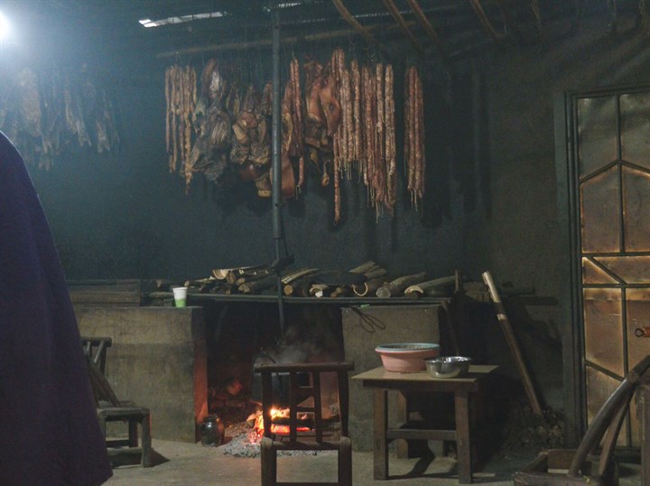 崇阳：农家腊肉腌制忙 浓浓“年味”扑面来